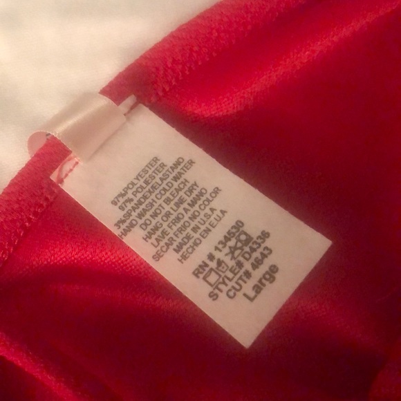 Red form fitting dress by Lamasini - Picture 5 of 5